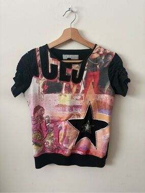 Iceberg Multicolor Graphic Short Sleeve Top with Black Accents